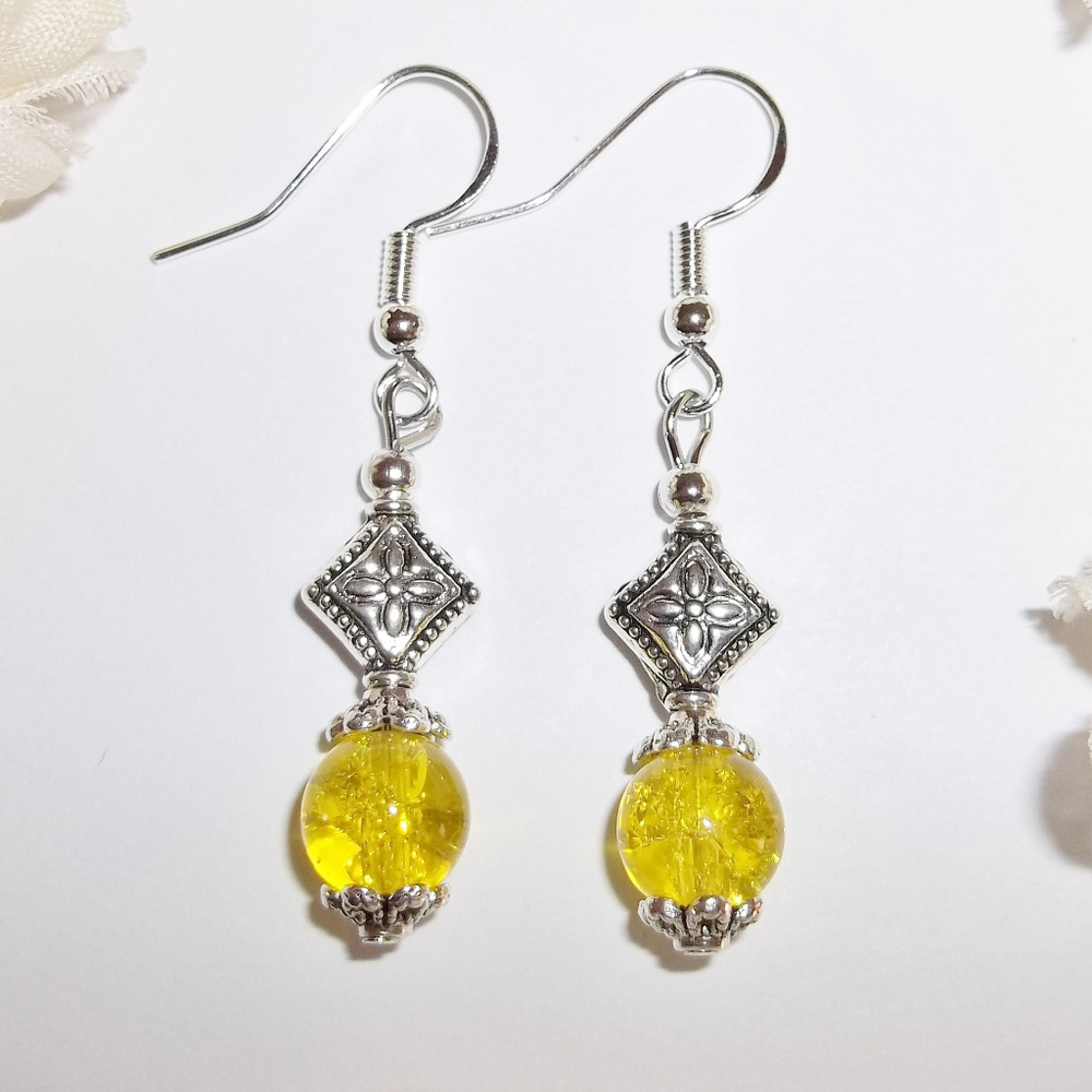 Yellow Drop Earrings for Women NWT Handmade Dangle Fashion Accessory Woman 4081